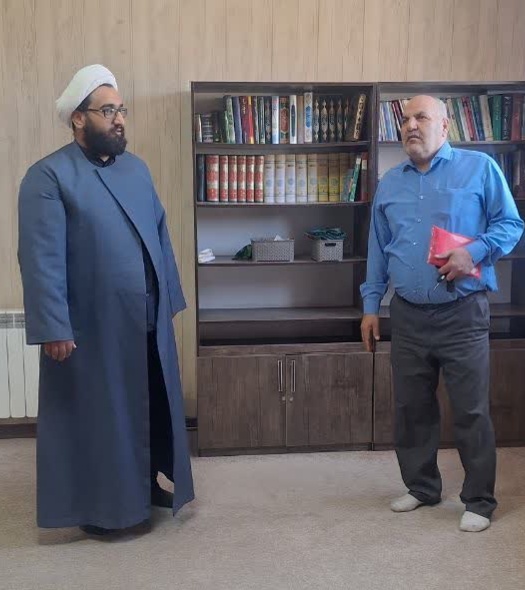 دیدار مسئول نظارت و ارزیابیدیدار مسئول نظارت و ارزیابی ستاد اقامه نماز استان با رئیس مرکز تحقیقات و آموزش ستاد اقامه نماز استان با رئیس مرکز تحقیقات و آموزش
