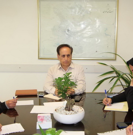نشست هم اندیشی پروژه تحقیقاتی با موضوع " بررسی عوامل کاهش کمی و کیفی گردوی شهرستان تویسرکان" در همدان