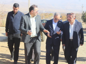 بازدید معاون وزیر جهاد کشاورزی و رییس سازمان تات از اراضی ایستگاه تحقیقاتی گردوی کرزان در شهرستان تویسرکان