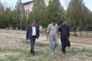 بازدید میدانی ریاست مرکز تحقیقات و آموزش کشاورزی و منابع طبیعی استان همدان از ایستگاه تحقیقاتی انگور ملایر