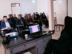 برگزاری کلاس آموزشی و ترویجی با موضوع " تولید انواع کمپوست " در شهرستان ملایر