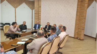 برگزاری جلسه تبیین سیاست ها و برنامه های موسسه در تحقیقات گل و گیاهان زینتی