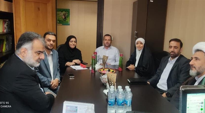 دیدار صمیمانه رئیس مؤسسه با همکاران روابط عمومی و تأکید بر تعامل، پیگیری و رفع چالش‌ها