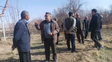 برگزاری دوره تخصصی "کنترل زمستانه عوامل خسارت‌زا" و "تغذیه اصولی باغات" در مرکز جهاد کشاورزی دیناروند شهرستان خرم‌آباد