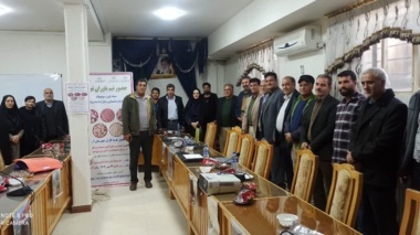 حضور میدانی یاوران تولید برای ارتقای مدیریت مزارع لوبیا در شهرستان ازنا