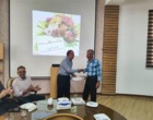 برگزاری جلسه عمومی تقدیر از همکاران بازنشسته پژوهشکده با حضور دکتر شفیعی و اهدای لوح یادبود