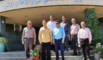 بازدید رئیس پژوهشکده سبزی و صیفی از پژوهشکده گل و گیاهان زینتی و بررسی اجرای پروژه مشترک زنجبیل گلخانه‌ای