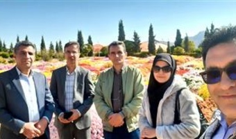 حضور تیم فنی سازمان پارک‌های شهرستان ملایر در نمایشگاه گل‌های داودی پژوهشکده و انتخاب ۱۸۰ ژنوتیپ برای احداث نمایشگاه در ملایر