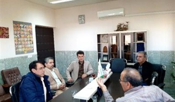 حضور کارشناسان انسکتاریوم بخش خصوصی استان لرستان در پژوهشکده گل و گیاهان زینتی و مذاکره برای واگذاری پروتکل تکثیر کنه شکارگر فیتوزئیده