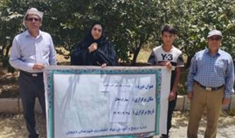 بازدید محققان معین پژوهشکده گل و گیاهان زینتی از باغ‌های شهرستان دلیجان در قالب طرح یاوران تولید