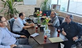 بازدید رئیس پژوهشکده گل و گیاهان زینتی و همکاران از شرکت کشت و صنعت سرزمین گل حامی و تدوین پیش‌نویس تفاهم‌نامه همکاری علمی