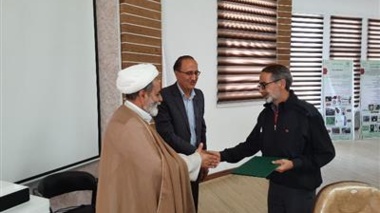 برگزاری جلسه عمومی پژوهشکده گل و گیاهان زینتی با حضور مهمانان ویژه و تقدیر از بازنشستگان اخیر