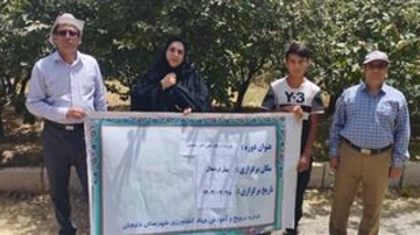 بازدید محققان معین پژوهشکده گل و گیاهان زینتی از باغ‌های شهرستان دلیجان در قالب طرح یاوران تولید