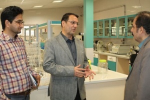 بازدید فرماندار قزوین از آزمایشگاه مرکزی، مرکز تحقیقات کشاورزی قزوین