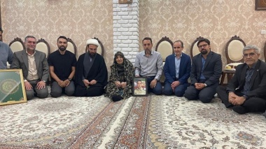 دیدار مسئولان موسسه رازی با خانواده شهید علی راضی