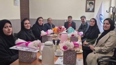 تقدیر از بانوان شاغل در شعبه جنوب شرق موسسه رازی به مناسبت میلاد حضرت زهرا (س) و روز مادر