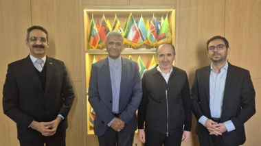 دیدار رئیس موسسه رازی با مدیرکل آفریقای وزارت امور خارجه؛ تاکید خسروی نژاد بر ظرفیت های فناورانه و تولیدی موسسه رازی