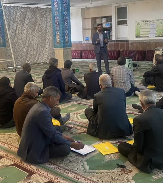 کارگاه آموزشی مدیریت تلفیقی آفات مهم سیب در شهر مجن برگزار شد