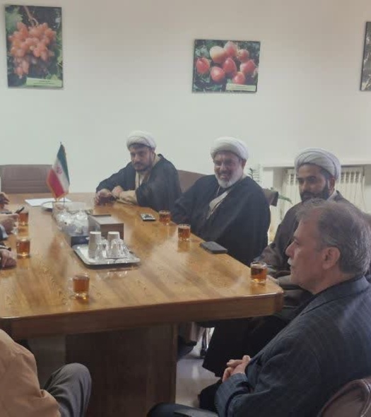 بازدید مسئول حوزه نمایندگی ولی‌فقیه جهاد کشاورزی استان سمنان از مرکز تحقیقات و آموزش کشاورزی شاهرود