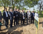 در بازدید دکتر غلامرضا گل‌محمدی، معاون وزیر و رئیس سازمان تحقیقات، آموزش و ترویج کشاورزی (تات)، به اتفاق هیات همراه و با حضور دکتر احد بیوته نماینده مردم شریف اردبیل، نیر، نمین و سرعین در مجلس شورای اسلامی، از ایستگاه تحقیقات کشاورزی و منابع طبیعی آلاروق