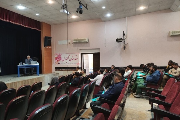برگزاری کارگاه آموزشی - ترویجی مدیریت آفات و بیماریهای مهم فضای سبز شهری