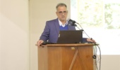 رئیس مؤسسه تحقیقات اصلاح و تهیه نهال و بذر تأکید کرد: توسعه دانه‌های روغنی یک برنامه ملی و بلندمدت است