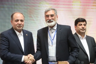 تقدیر وزیر جهاد کشاورزی از عملکرد مؤثر رئیس مرکز تحقیقات صفیآباد در شرایط دشوار اقلیمی و اقتصادی