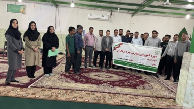 کارگاه آموزشی و ترویجی مبارزه با آفات و تغذیه توت فرنگی