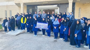 بازدید دانش‌آموزان دبیرستان دخترانه آیات از پژوهشکده خرما و میوه‌های گرمسیری به مناسبت هفته پژوهش و فناوری