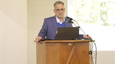 رئیس مؤسسه تحقیقات اصلاح و تهیه نهال و بذر تأکید کرد: توسعه دانه‌های روغنی یک برنامه ملی و بلندمدت است
