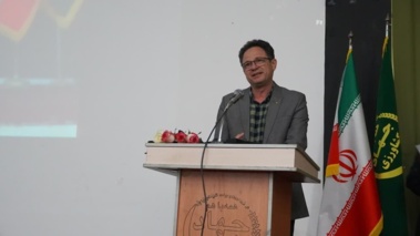 سخنرانی رئیس پژوهشکده درباره اهمیت تغذیه بهینه نخیلات در نشست تخصصی مسئله‌محور