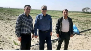بازدید دکتر محسن سیلسپور، رئیس مرکز از پروژه هایPNT ( پروژه های طرح تحقیقاتی مشارکتی تغذیه گیاه گندم در ایستگاه تحقیقاتی خاوه )