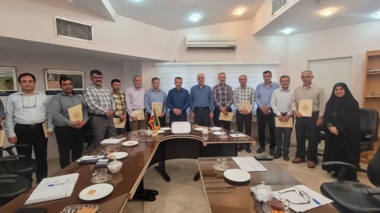 تجلیل از کارکنان و رؤسای ایستگاه‌های تحقیقاتی مرکز تحقیقات و آموزش کشاورزی گلستان در راستای ارتقای تولید