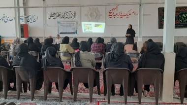 آموزش پرورش محصولات سالم  گلخانه‌ای به عشایر استان ایلام در بدره