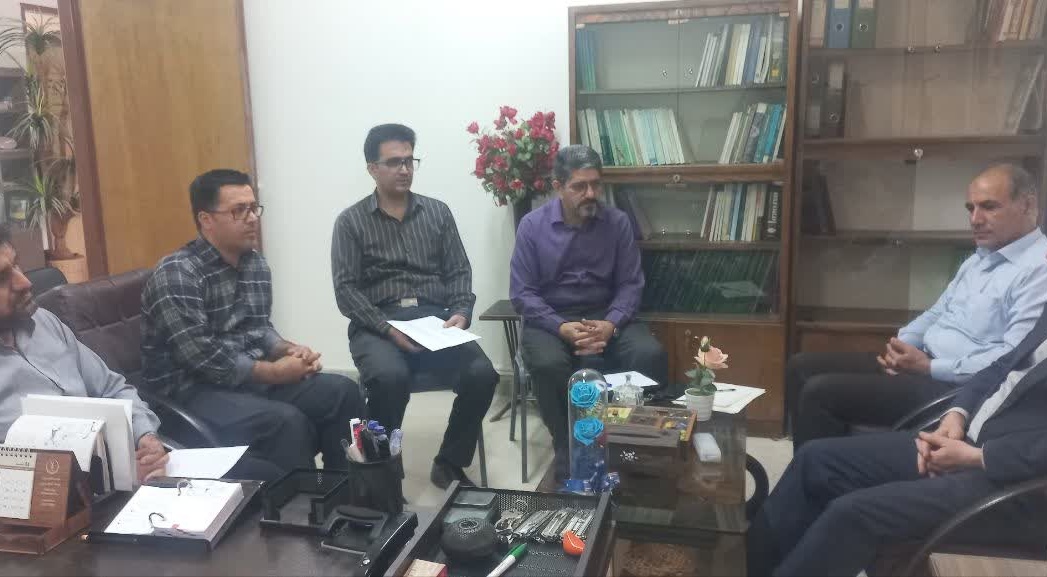 نشست هم‌اندیشی رئیس مرکز تحقیقات کرمانشاه با محققان بخش‌های «چغندرقند» و «اقتصادی، اجتماعی و ترویجی»