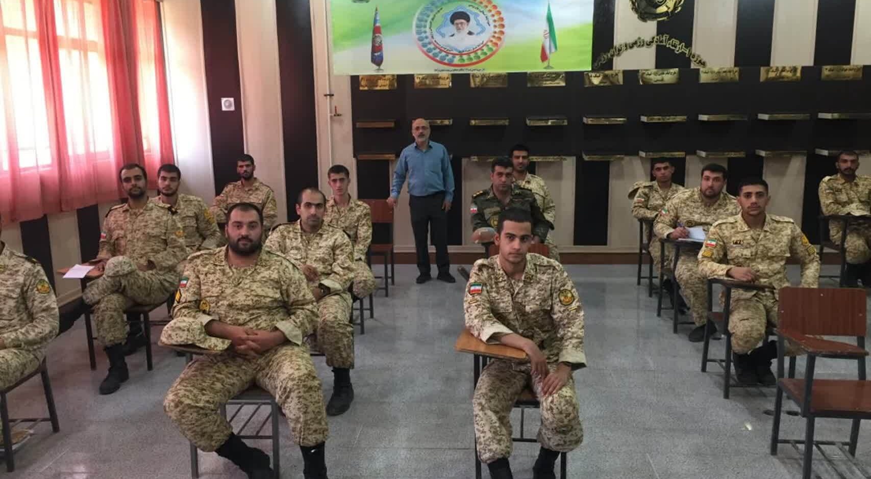 برگزاری کلاس آموزشی پرورش دام سبک برای سربازان وظیفه لشکر ۱۶ زرهی و مکانیزه قزوین