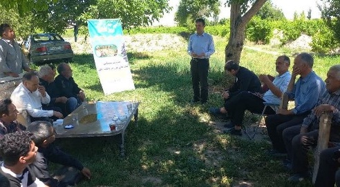 برگزاری روز انتقال یافته با موضوع مدیریت شیمیایی علف‌های هرز در باغات انگور شهرستان ملکان