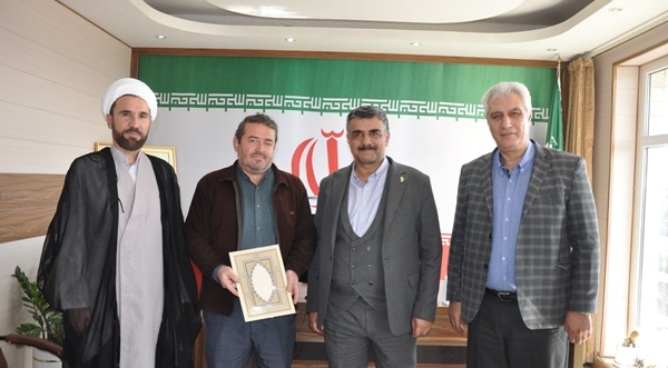 محور تقدیر از مسئول امین اموال مرکز تحقیقات و آموزش کشاورزی آذربایجان شرقی