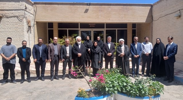 در نشست مشترک مسئولان آموزشی و اجرایی شهرستان آرادان، ظرفیتهای واحد آموزشی آرادان برای توسعه آموزشهای مهارتی و کشاورزی تولیدمحور بررسی شد.