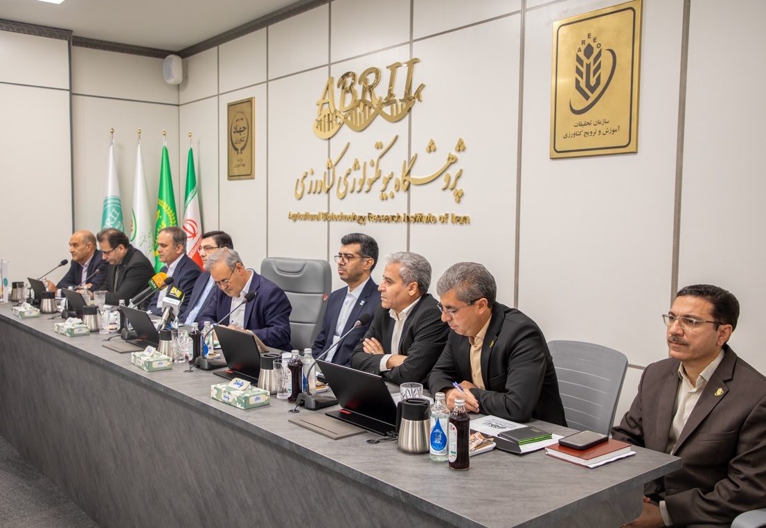 بازدید جمعی از رایزنان اقتصادی جمهوری اسلامی ایران در خارج از کشور از پژوهشگاه بیوتکنولوژی کشاورزی