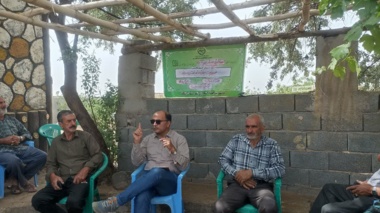 دوره آموزشی دو روزه مدیریت بهاره باغات پسته در روستای صدر آباد شهرستان اشکذر
