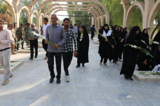 گل‌باران قبور مطهر شهدای شهر علی‌آباد با حضور نهادهای دولتی و مردمی