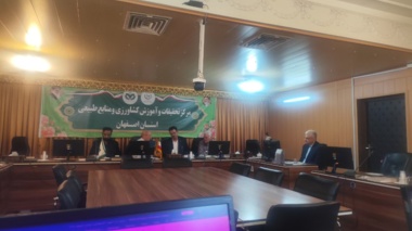 جلسه کمیته فنی بخش اقتصادی اجتماعی و ترویجی با حضورآقای دکتر ترابی رئیس مرکز تحقیقات و آموزش کشاورزی اصفهان و آقای دکتر رحمانی رئیس گروه تحقیقات اقتصادی اجتماعی و ترویجی دفتر اقتصادی سازمان تات