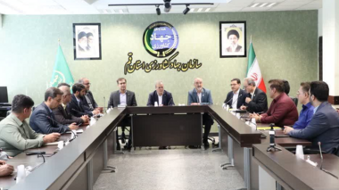 دیدار معاون وزیر و رئیس سازمان تات و هیات همراه با همکاران مرکز تحقیقات و آموزش کشاورزی و منابع طبیعی قم
